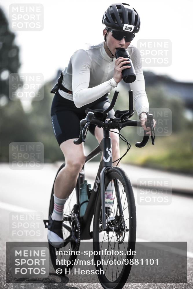 21.06.2026 - 29. Vierlanden-Triathlon H.Heesch http://msf.ph/oto/9881101 21.06.2026 09:14:40 Radfahren 183, 299, 302 meine-sportfotos.de