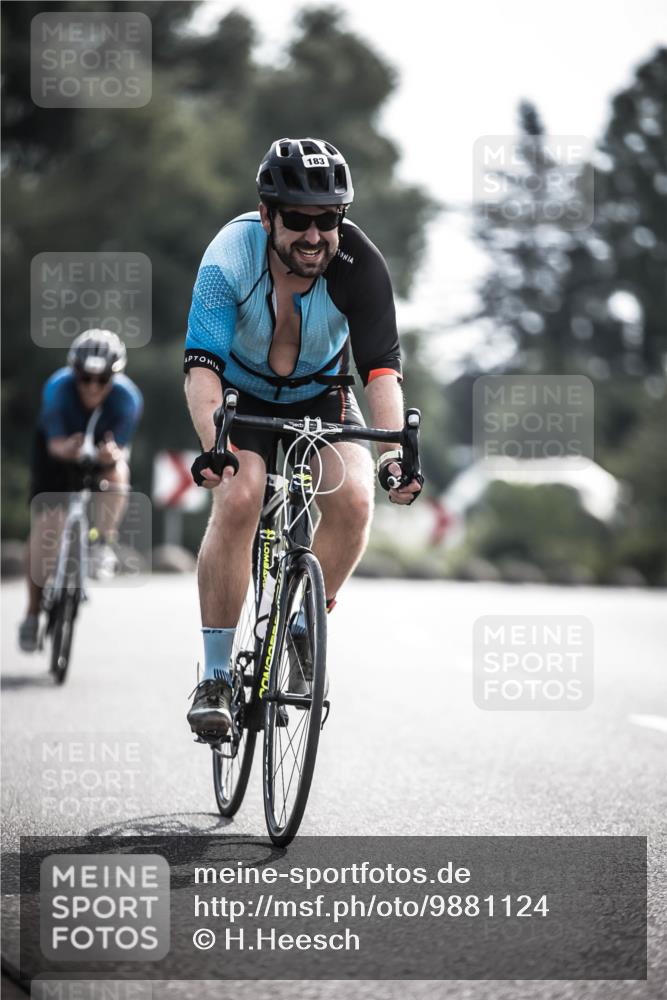 21.06.2026 - 29. Vierlanden-Triathlon H.Heesch http://msf.ph/oto/9881124 21.06.2026 09:14:42 Radfahren 183, 299, 302 meine-sportfotos.de