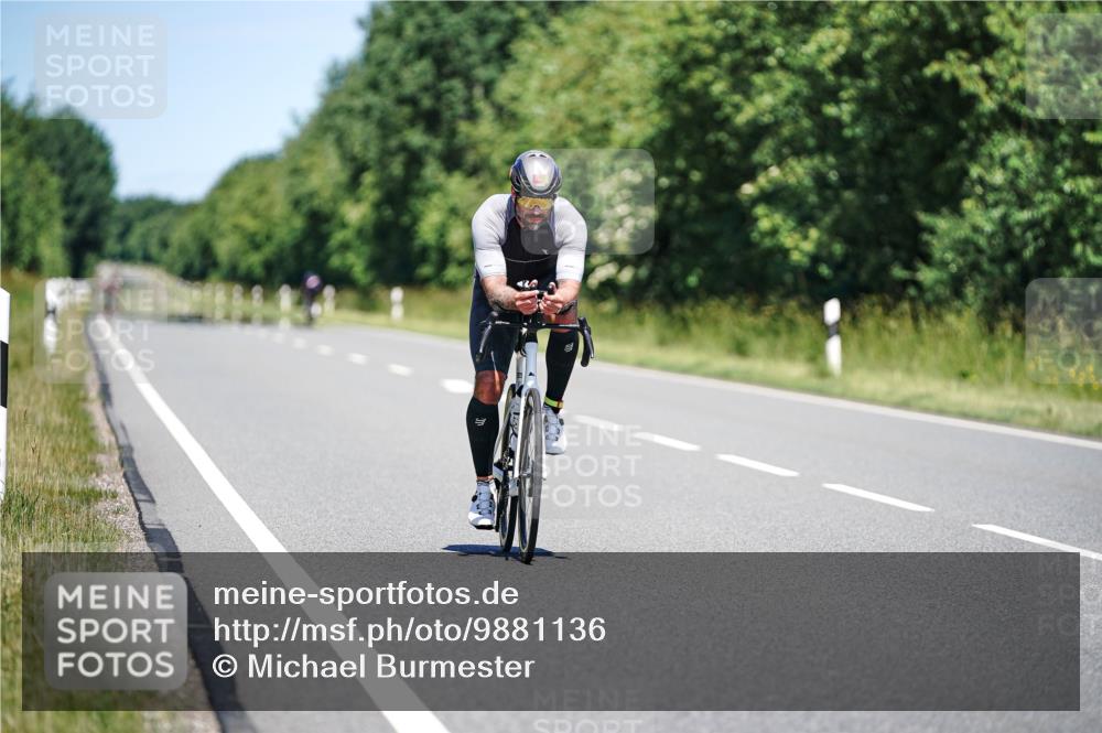 21.06.2026 - Viking Triathlon Michael Burmester http://msf.ph/oto/9881136 21.06.2026 13:26:36 Radfahren 557 meine-sportfotos.de