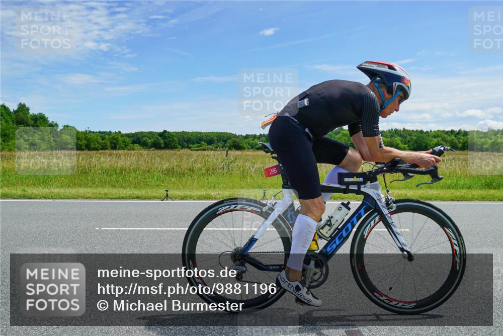 21.06.2026 - Viking Triathlon Michael Burmester http://msf.ph/oto/9881196 21.06.2026 12:54:16 Radfahren 107, 154, 220, 296, 376, 414, 560, 574, 625 meine-sportfotos.de