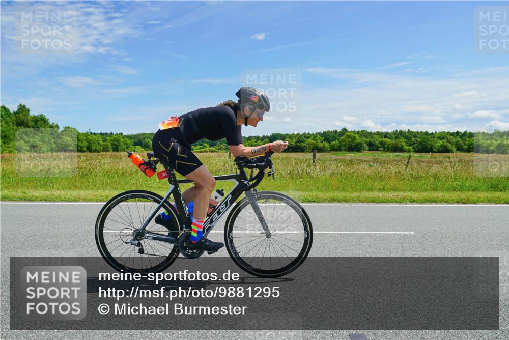 21.06.2026 - Viking Triathlon Michael Burmester http://msf.ph/oto/9881295 21.06.2026 12:55:22 Radfahren 111, 116, 344, 541 meine-sportfotos.de