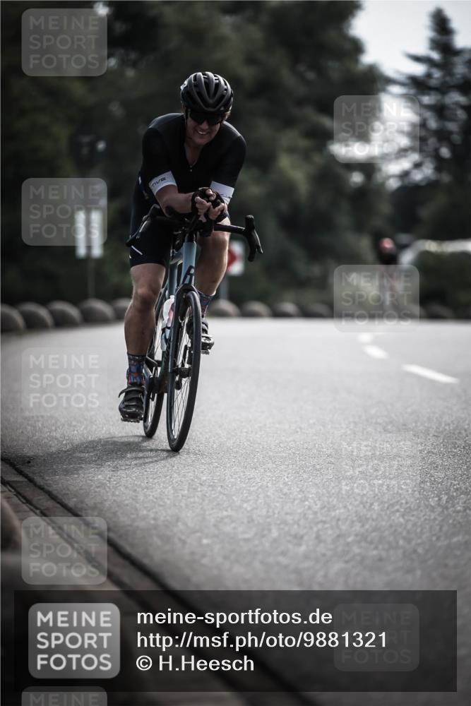 21.06.2026 - 29. Vierlanden-Triathlon H.Heesch http://msf.ph/oto/9881321 21.06.2026 09:15:48 Radfahren 62, 128, 177 meine-sportfotos.de