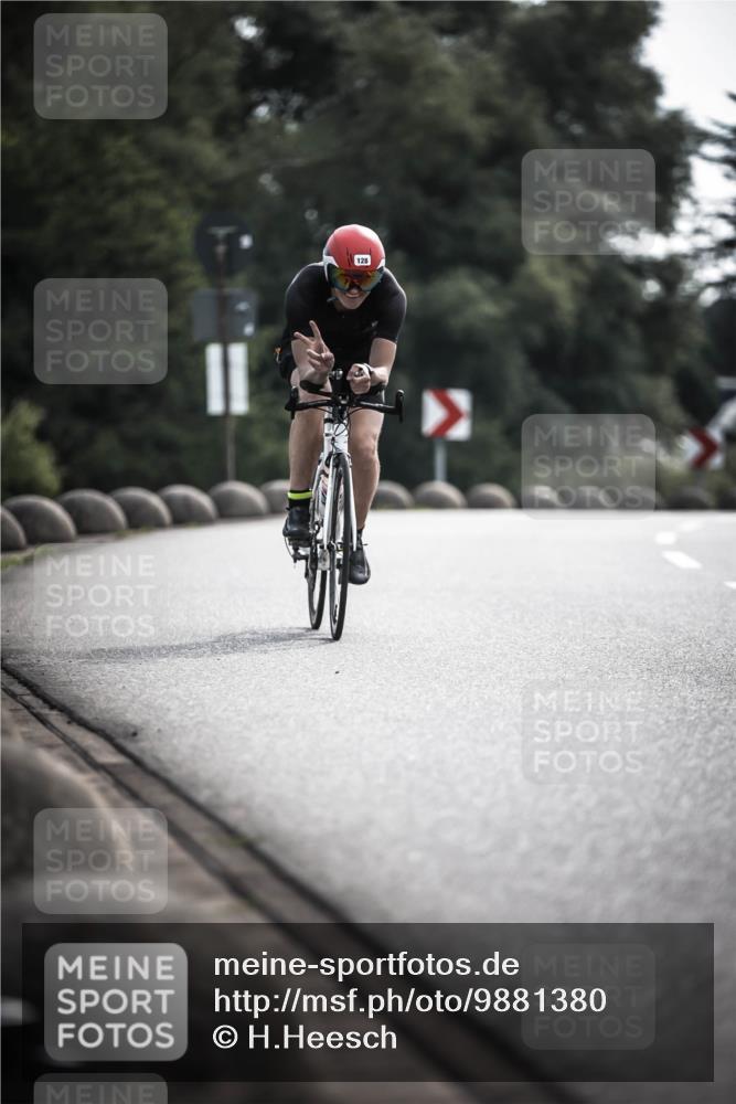 21.06.2026 - 29. Vierlanden-Triathlon H.Heesch http://msf.ph/oto/9881380 21.06.2026 09:15:53 Radfahren 62, 128, 145 meine-sportfotos.de