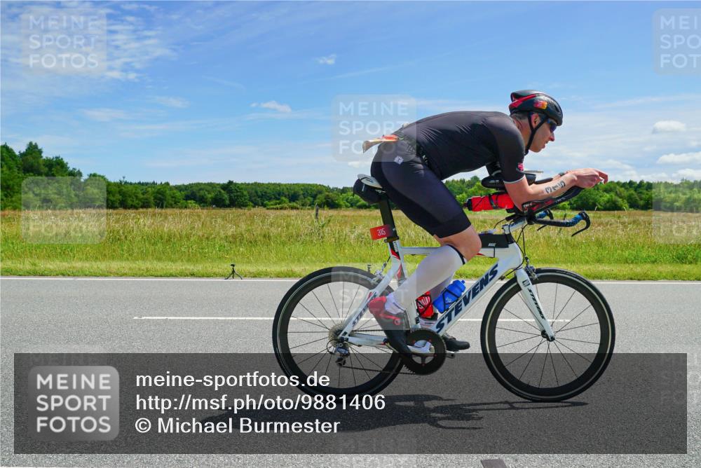 21.06.2026 - Viking Triathlon Michael Burmester http://msf.ph/oto/9881406 21.06.2026 12:57:35 Radfahren 77, 85, 88, 93, 141, 199, 274, 315, 393, 403, 492, 497 meine-sportfotos.de
