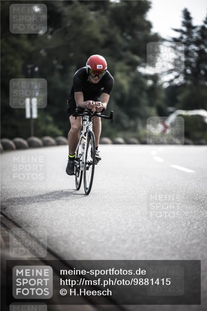 21.06.2026 - 29. Vierlanden-Triathlon H.Heesch http://msf.ph/oto/9881415 21.06.2026 09:15:54 Radfahren 62, 128, 145 meine-sportfotos.de