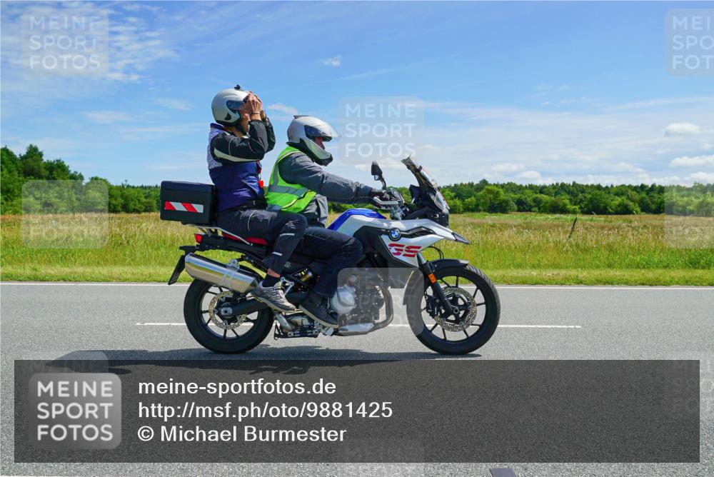 21.06.2026 - Viking Triathlon Michael Burmester http://msf.ph/oto/9881425 21.06.2026 12:57:39 Radfahren 77, 85, 88, 93, 141, 199, 274, 304, 315, 393, 492, 497, 571 meine-sportfotos.de