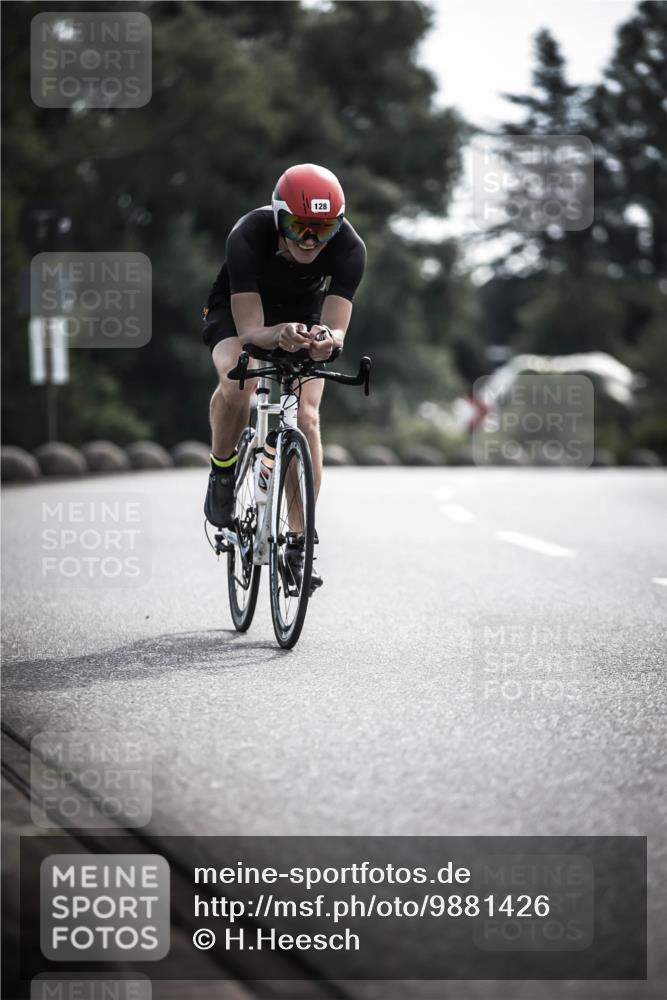 21.06.2026 - 29. Vierlanden-Triathlon H.Heesch http://msf.ph/oto/9881426 21.06.2026 09:15:54 Radfahren 62, 128, 145 meine-sportfotos.de