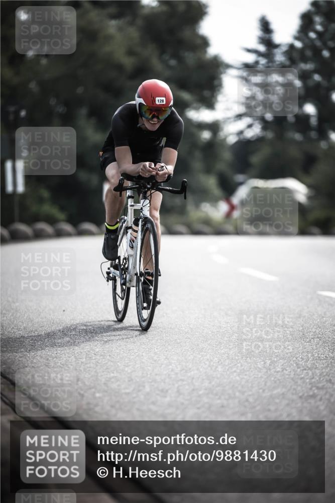 21.06.2026 - 29. Vierlanden-Triathlon H.Heesch http://msf.ph/oto/9881430 21.06.2026 09:15:54 Radfahren 62, 128, 145 meine-sportfotos.de