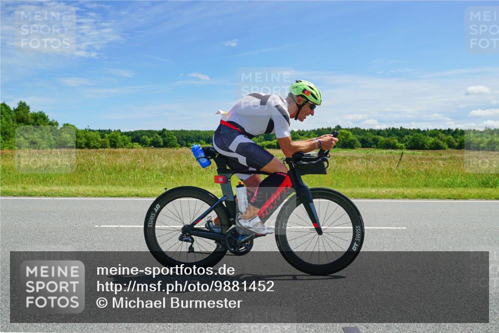 21.06.2026 - Viking Triathlon Michael Burmester http://msf.ph/oto/9881452 21.06.2026 12:57:47 Radfahren 77, 77, 88, 141, 199, 301, 304, 497, 513, 559, 571 meine-sportfotos.de