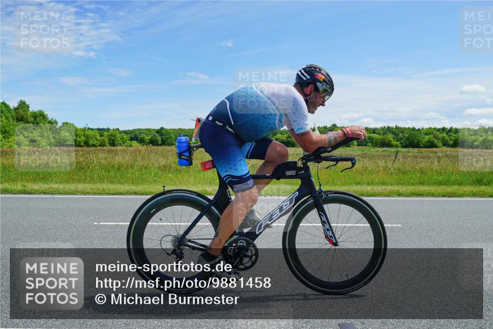 21.06.2026 - Viking Triathlon Michael Burmester http://msf.ph/oto/9881458 21.06.2026 12:57:56 Radfahren 77, 88, 301, 304, 513, 559, 571, 571 meine-sportfotos.de