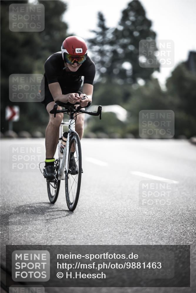 21.06.2026 - 29. Vierlanden-Triathlon H.Heesch http://msf.ph/oto/9881463 21.06.2026 09:15:54 Radfahren 62, 128, 145 meine-sportfotos.de