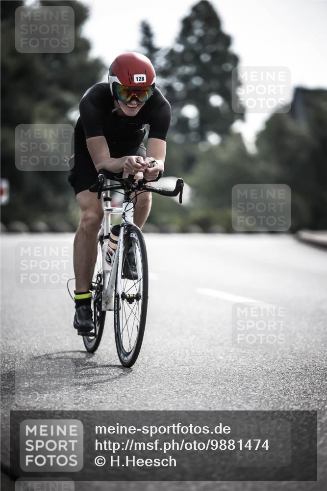 21.06.2026 - 29. Vierlanden-Triathlon H.Heesch http://msf.ph/oto/9881474 21.06.2026 09:15:54 Radfahren 62, 128, 145 meine-sportfotos.de