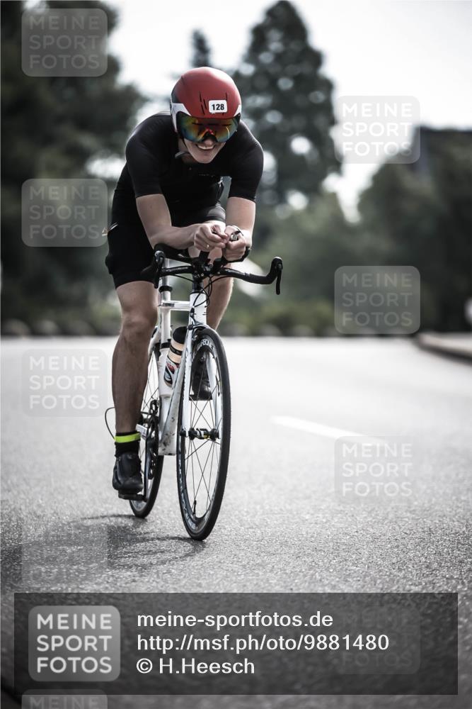 21.06.2026 - 29. Vierlanden-Triathlon H.Heesch http://msf.ph/oto/9881480 21.06.2026 09:15:54 Radfahren 62, 128, 145 meine-sportfotos.de