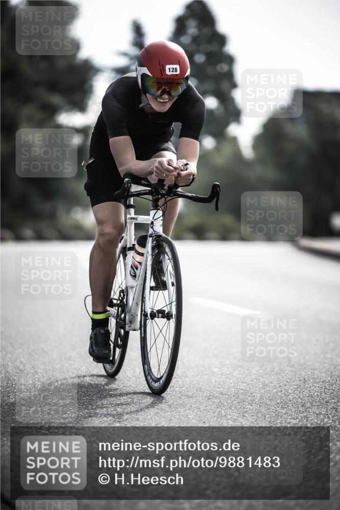 21.06.2026 - 29. Vierlanden-Triathlon H.Heesch http://msf.ph/oto/9881483 21.06.2026 09:15:55 Radfahren 62, 128, 145 meine-sportfotos.de