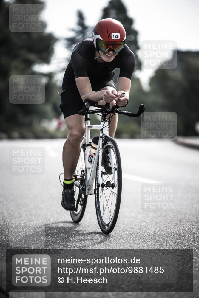 21.06.2026 - 29. Vierlanden-Triathlon H.Heesch http://msf.ph/oto/9881485 21.06.2026 09:15:55 Radfahren 62, 128, 145 meine-sportfotos.de