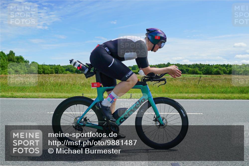 21.06.2026 - Viking Triathlon Michael Burmester http://msf.ph/oto/9881487 21.06.2026 12:58:11 Radfahren 96, 303, 571, 601 meine-sportfotos.de