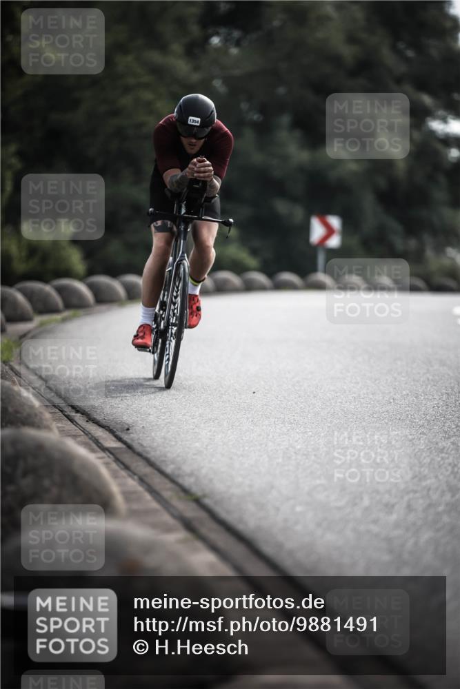 21.06.2026 - 29. Vierlanden-Triathlon H.Heesch http://msf.ph/oto/9881491 21.06.2026 09:16:11 Radfahren 61, 212, 1354 meine-sportfotos.de
