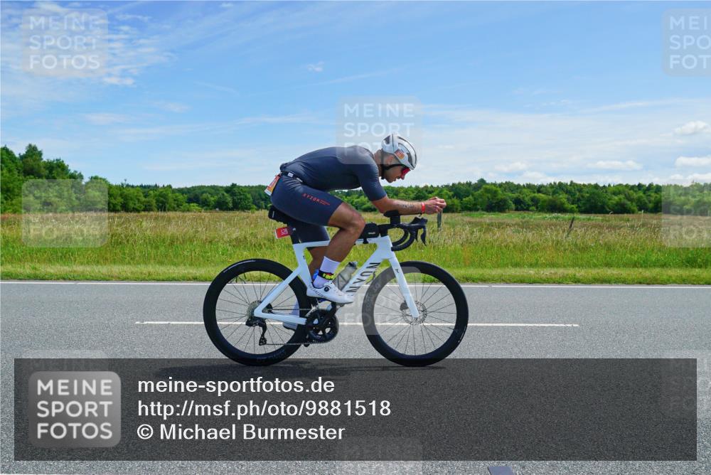 21.06.2026 - Viking Triathlon Michael Burmester http://msf.ph/oto/9881518 21.06.2026 12:59:02 Radfahren 69, 127, 528, 557 meine-sportfotos.de