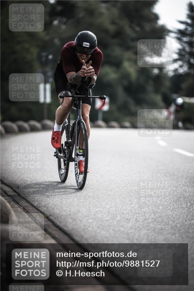 21.06.2026 - 29. Vierlanden-Triathlon H.Heesch http://msf.ph/oto/9881527 21.06.2026 09:16:12 Radfahren 61, 212, 1354 meine-sportfotos.de