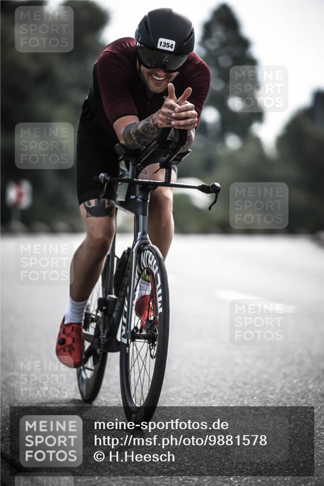 21.06.2026 - 29. Vierlanden-Triathlon H.Heesch http://msf.ph/oto/9881578 21.06.2026 09:16:12 Radfahren 61, 212, 1354 meine-sportfotos.de