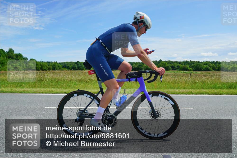 21.06.2026 - Viking Triathlon Michael Burmester http://msf.ph/oto/9881601 21.06.2026 13:00:25 Radfahren 363, 458, 539 meine-sportfotos.de