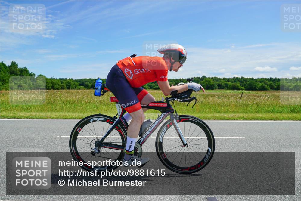 21.06.2026 - Viking Triathlon Michael Burmester http://msf.ph/oto/9881615 21.06.2026 13:00:32 Radfahren 363, 458, 539 meine-sportfotos.de