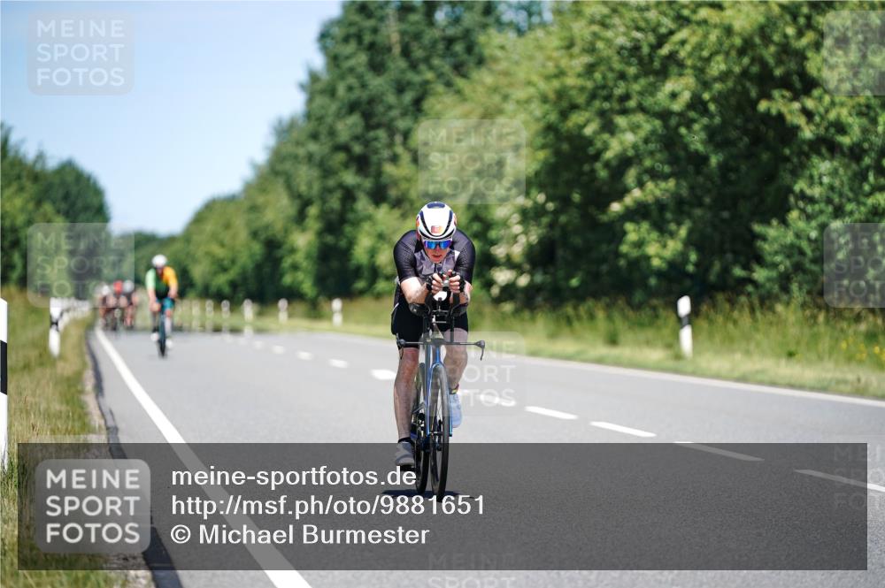 21.06.2026 - Viking Triathlon Michael Burmester http://msf.ph/oto/9881651 21.06.2026 13:30:16 Radfahren 138, 174 meine-sportfotos.de