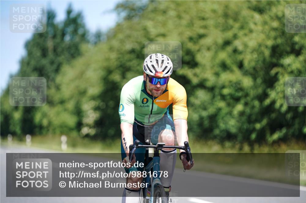 21.06.2026 - Viking Triathlon Michael Burmester http://msf.ph/oto/9881678 21.06.2026 13:30:25 Radfahren 138, 174, 512 meine-sportfotos.de