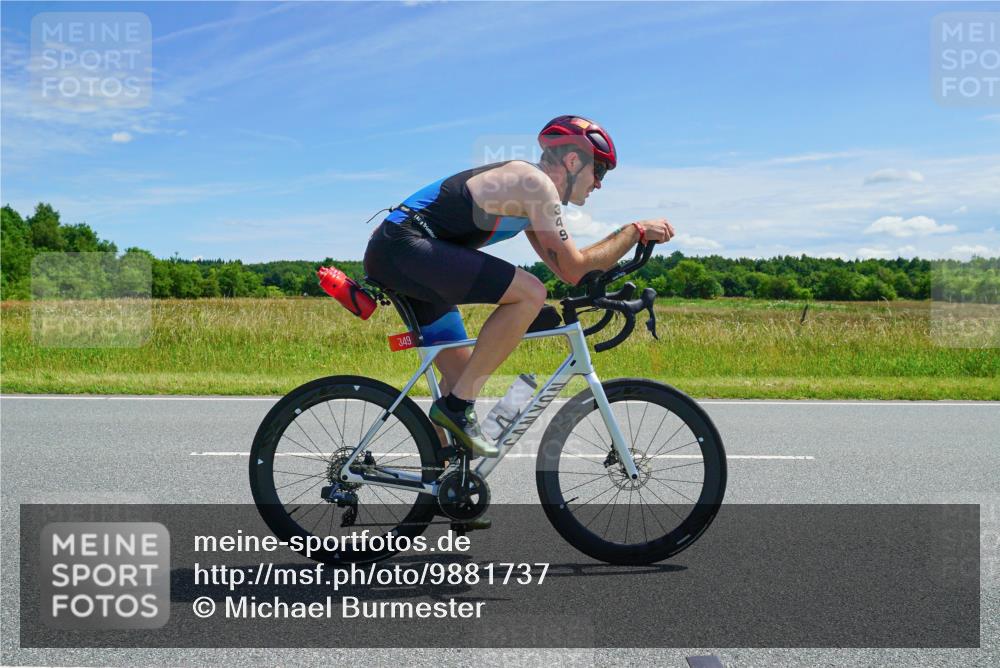 21.06.2026 - Viking Triathlon Michael Burmester http://msf.ph/oto/9881737 21.06.2026 13:03:02 Radfahren 333, 417, 448, 628 meine-sportfotos.de