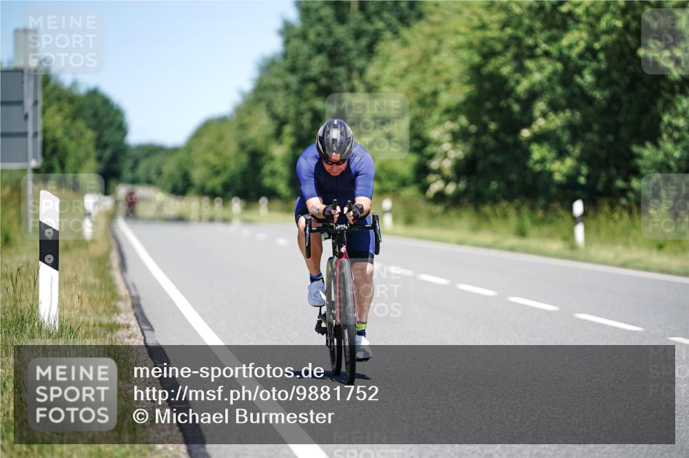 21.06.2026 - Viking Triathlon Michael Burmester http://msf.ph/oto/9881752 21.06.2026 13:30:46 Radfahren  meine-sportfotos.de