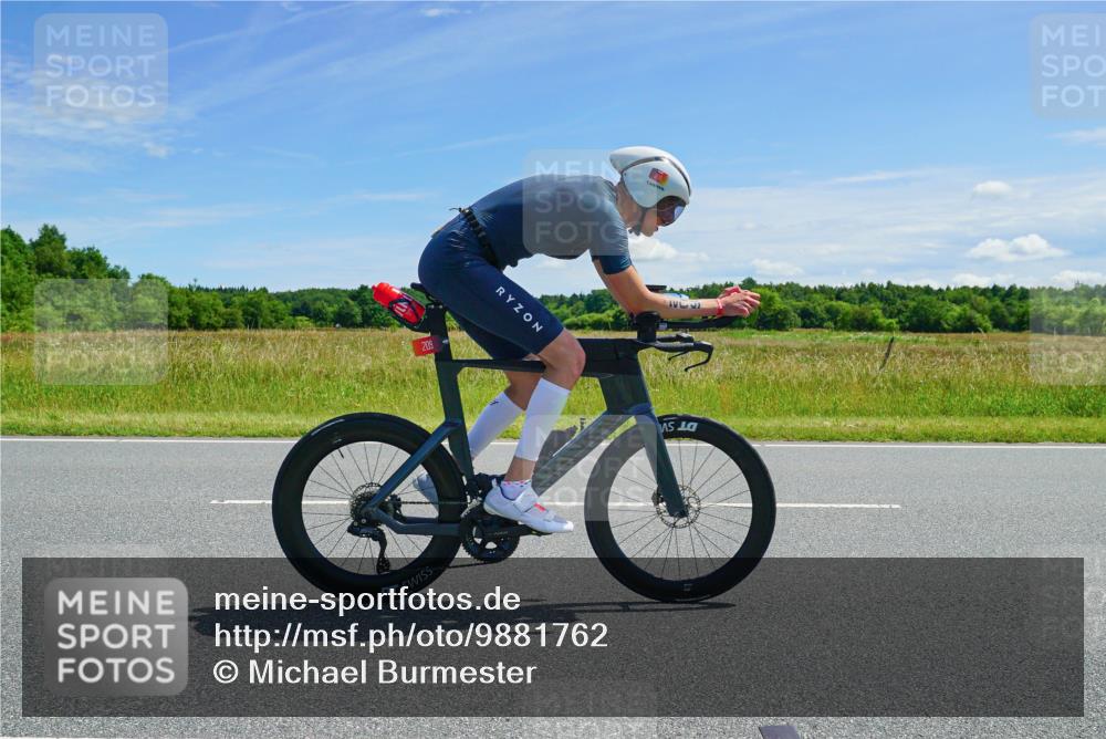 21.06.2026 - Viking Triathlon Michael Burmester http://msf.ph/oto/9881762 21.06.2026 13:03:57 Radfahren 40, 61, 209, 566, 609 meine-sportfotos.de