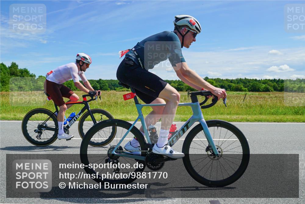 21.06.2026 - Viking Triathlon Michael Burmester http://msf.ph/oto/9881770 21.06.2026 13:04:01 Radfahren 61, 209, 498, 609 meine-sportfotos.de