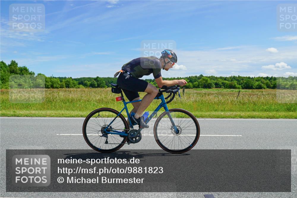21.06.2026 - Viking Triathlon Michael Burmester http://msf.ph/oto/9881823 21.06.2026 13:05:07 Radfahren 92, 496, 631 meine-sportfotos.de