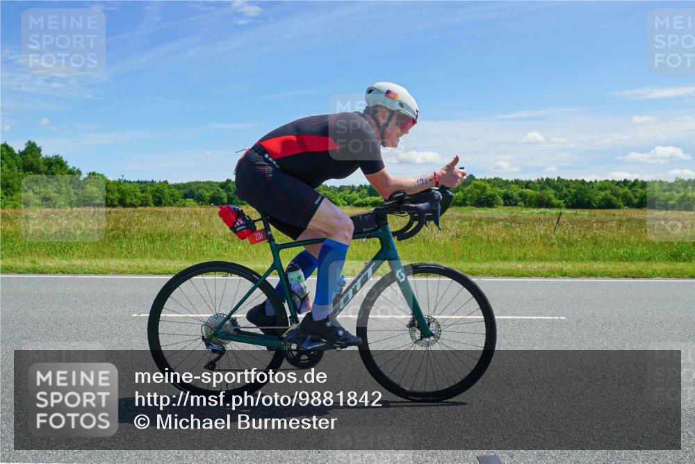 21.06.2026 - Viking Triathlon Michael Burmester http://msf.ph/oto/9881842 21.06.2026 13:06:13 Radfahren 231, 253, 347, 421, 469, 509 meine-sportfotos.de