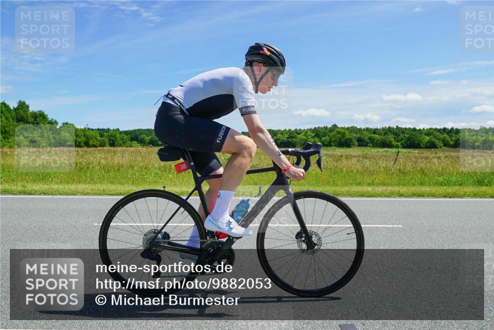 21.06.2026 - Viking Triathlon Michael Burmester http://msf.ph/oto/9882053 21.06.2026 13:08:45 Radfahren 207, 207, 318, 439 meine-sportfotos.de