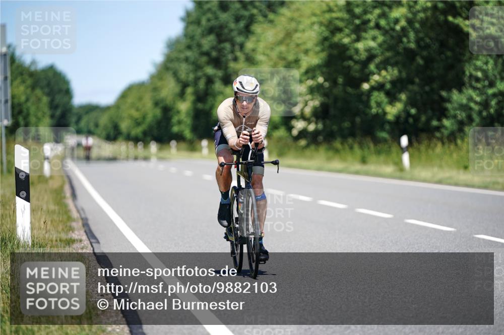 21.06.2026 - Viking Triathlon Michael Burmester http://msf.ph/oto/9882103 21.06.2026 13:34:21 Radfahren 347, 498 meine-sportfotos.de