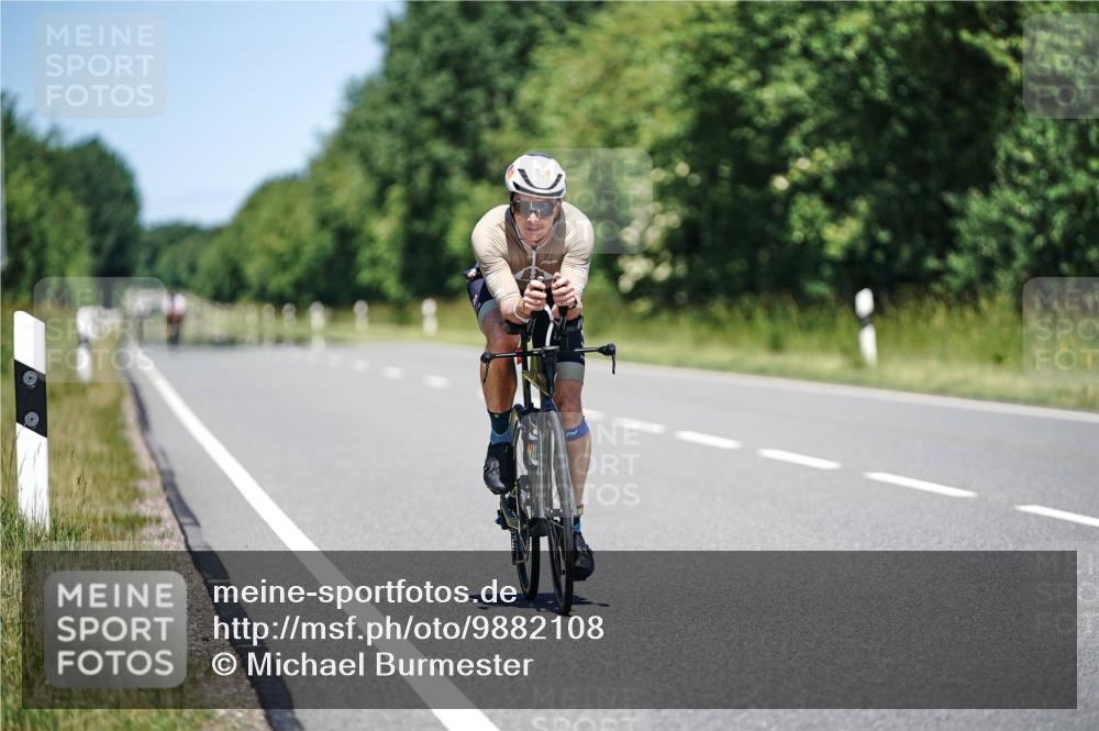 21.06.2026 - Viking Triathlon Michael Burmester http://msf.ph/oto/9882108 21.06.2026 13:34:21 Radfahren 347, 498 meine-sportfotos.de