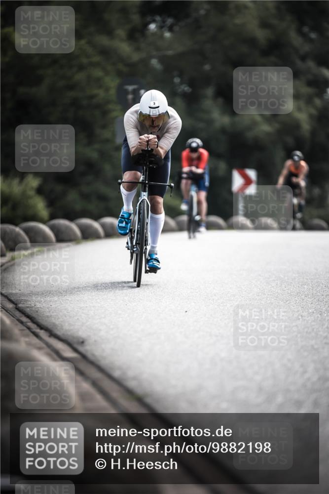 21.06.2026 - 29. Vierlanden-Triathlon H.Heesch http://msf.ph/oto/9882198 21.06.2026 09:17:30 Radfahren 3, 16, 51, 127, 233 meine-sportfotos.de