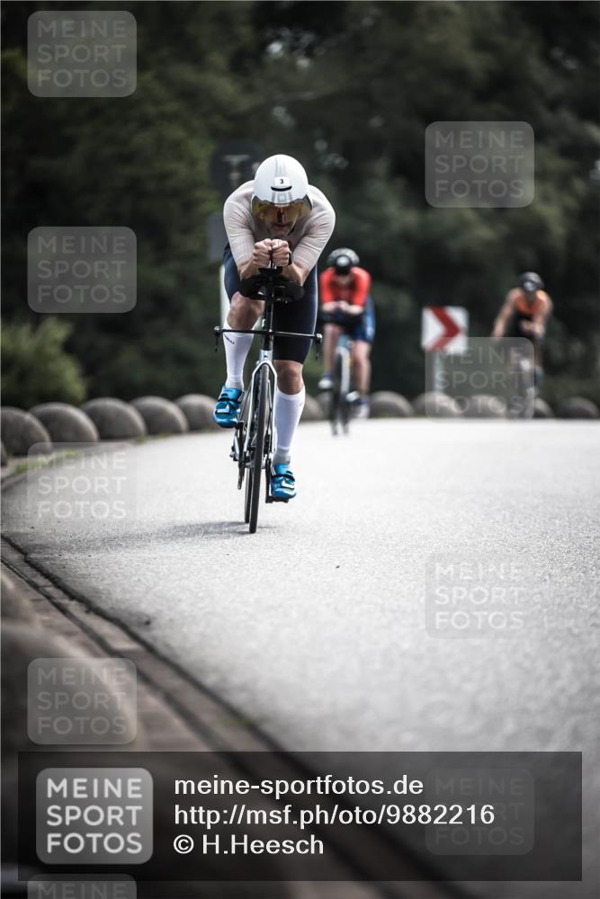 21.06.2026 - 29. Vierlanden-Triathlon H.Heesch http://msf.ph/oto/9882216 21.06.2026 09:17:30 Radfahren 3, 16, 51, 127, 233 meine-sportfotos.de
