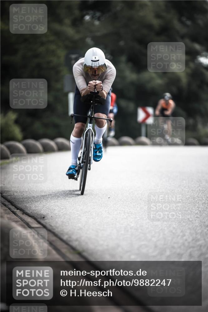21.06.2026 - 29. Vierlanden-Triathlon H.Heesch http://msf.ph/oto/9882247 21.06.2026 09:17:30 Radfahren 3, 16, 51, 127, 233 meine-sportfotos.de