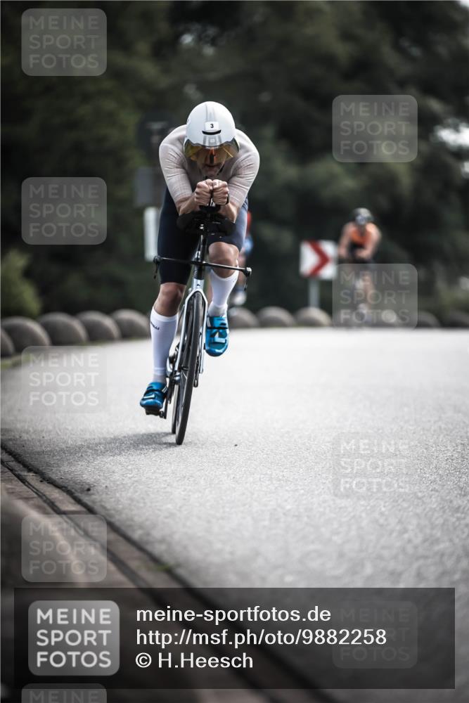 21.06.2026 - 29. Vierlanden-Triathlon H.Heesch http://msf.ph/oto/9882258 21.06.2026 09:17:30 Radfahren 3, 16, 51, 127, 233 meine-sportfotos.de