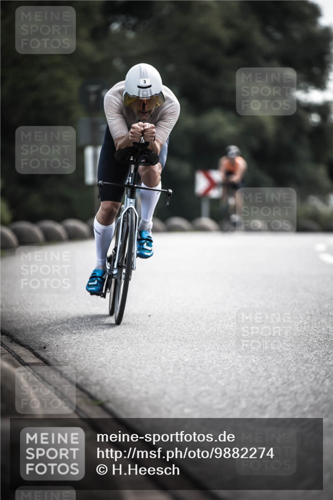 21.06.2026 - 29. Vierlanden-Triathlon H.Heesch http://msf.ph/oto/9882274 21.06.2026 09:17:30 Radfahren 3, 16, 51, 127, 233 meine-sportfotos.de