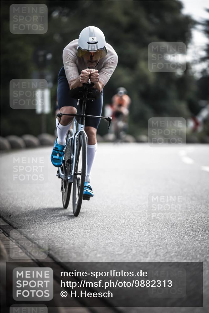 21.06.2026 - 29. Vierlanden-Triathlon H.Heesch http://msf.ph/oto/9882313 21.06.2026 09:17:30 Radfahren 3, 16, 51, 127, 233 meine-sportfotos.de