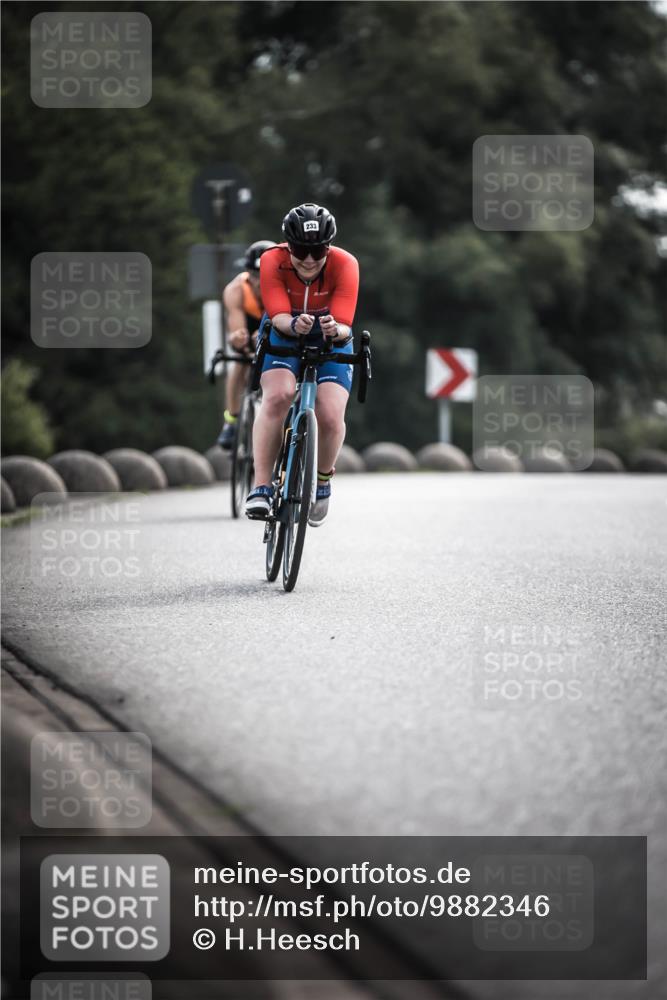 21.06.2026 - 29. Vierlanden-Triathlon H.Heesch http://msf.ph/oto/9882346 21.06.2026 09:17:32 Radfahren 3, 16, 51, 233 meine-sportfotos.de