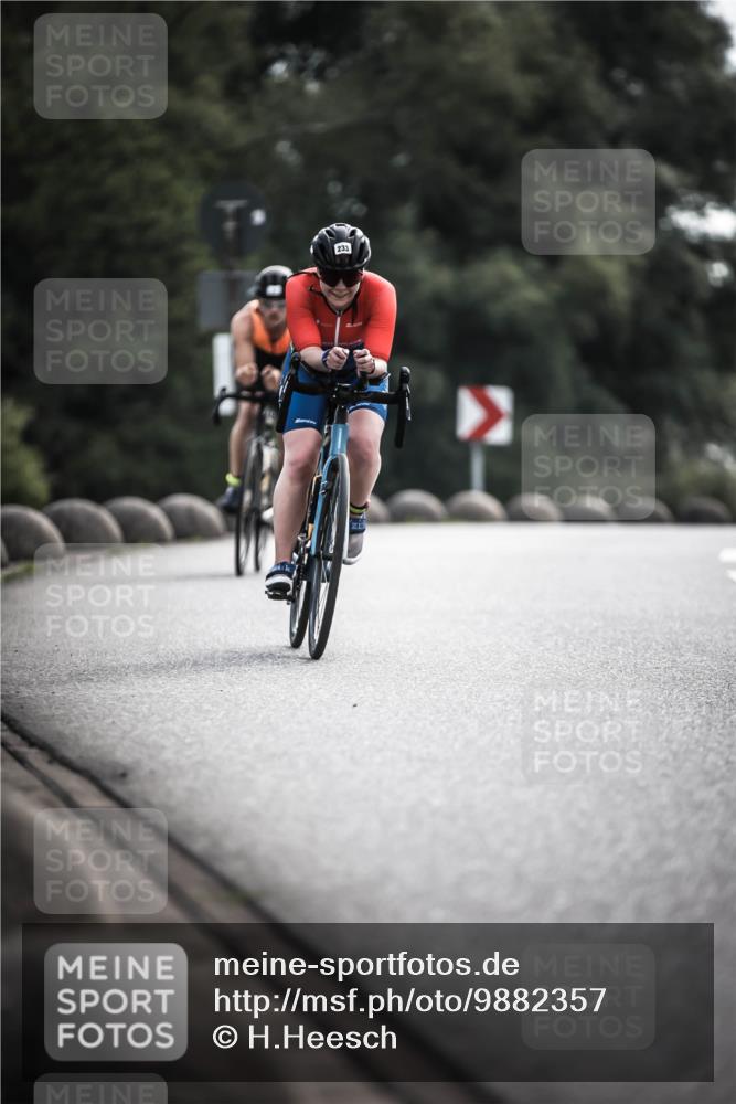 21.06.2026 - 29. Vierlanden-Triathlon H.Heesch http://msf.ph/oto/9882357 21.06.2026 09:17:32 Radfahren 3, 16, 51, 233 meine-sportfotos.de