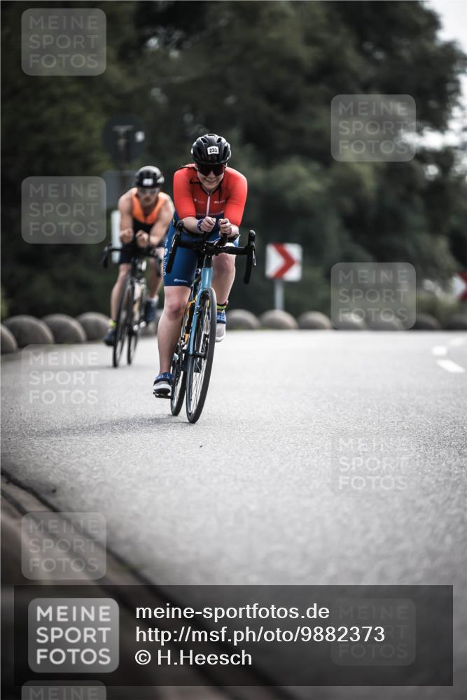 21.06.2026 - 29. Vierlanden-Triathlon H.Heesch http://msf.ph/oto/9882373 21.06.2026 09:17:32 Radfahren 3, 16, 51, 233 meine-sportfotos.de