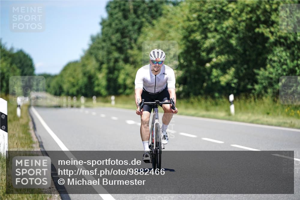 21.06.2026 - Viking Triathlon Michael Burmester http://msf.ph/oto/9882466 21.06.2026 13:39:25 Radfahren  meine-sportfotos.de