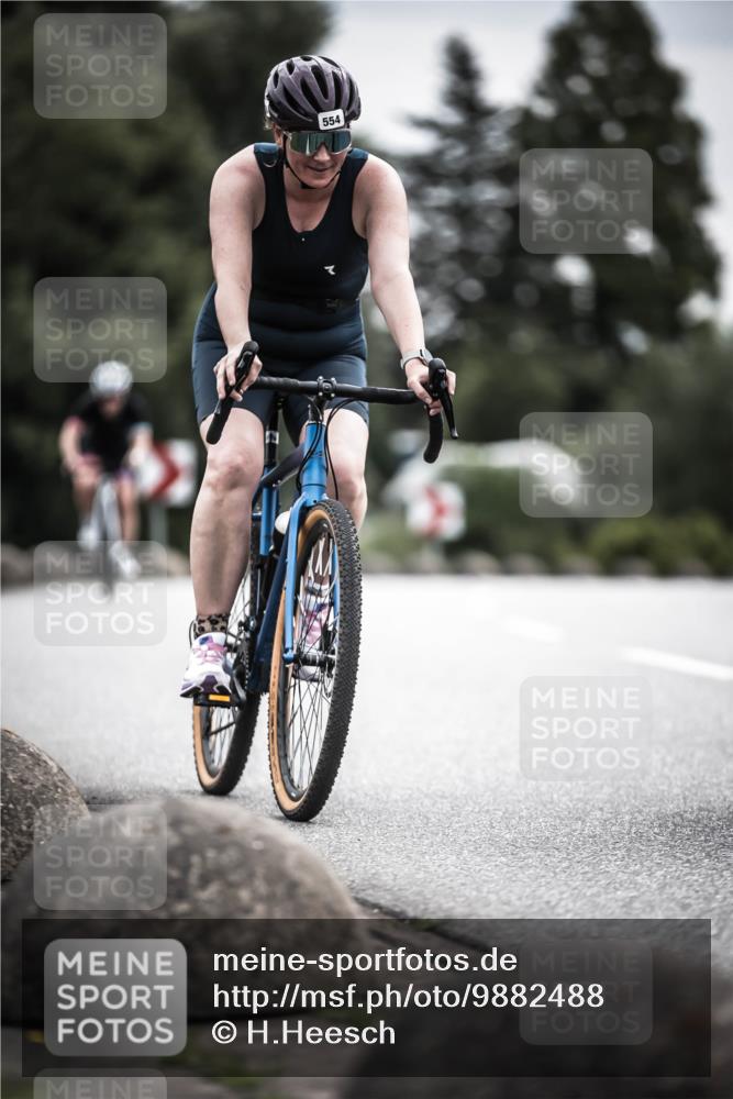 21.06.2026 - 29. Vierlanden-Triathlon H.Heesch http://msf.ph/oto/9882488 21.06.2026 10:34:37 Radfahren 92, 166, 178, 350, 363, 414, 554, 560 meine-sportfotos.de