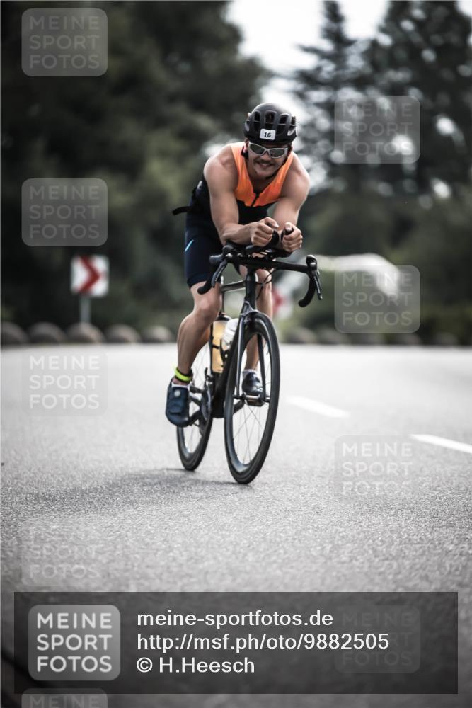 21.06.2026 - 29. Vierlanden-Triathlon H.Heesch http://msf.ph/oto/9882505 21.06.2026 09:17:34 Radfahren 16, 51, 233 meine-sportfotos.de