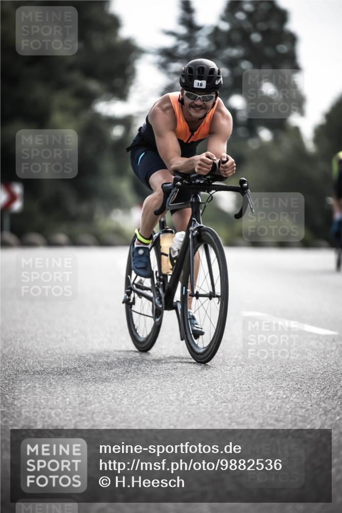 21.06.2026 - 29. Vierlanden-Triathlon H.Heesch http://msf.ph/oto/9882536 21.06.2026 09:17:34 Radfahren 16, 51, 233 meine-sportfotos.de